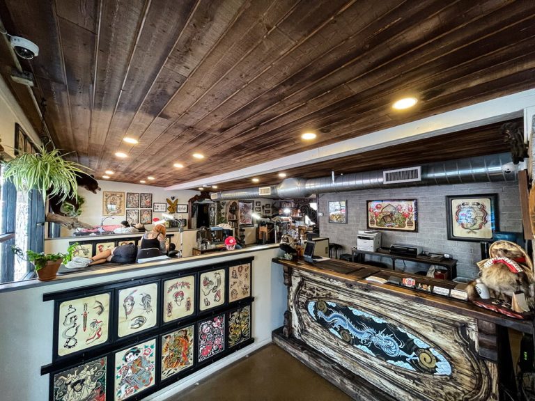 Dame of the west Interior 1 768x576